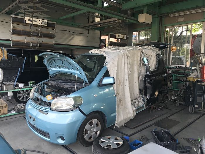 自動車修理イメージ