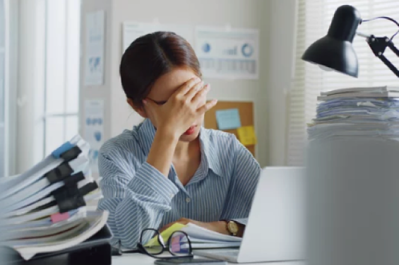 日々の業務が忙しく専門性高い記事を書く時間がない